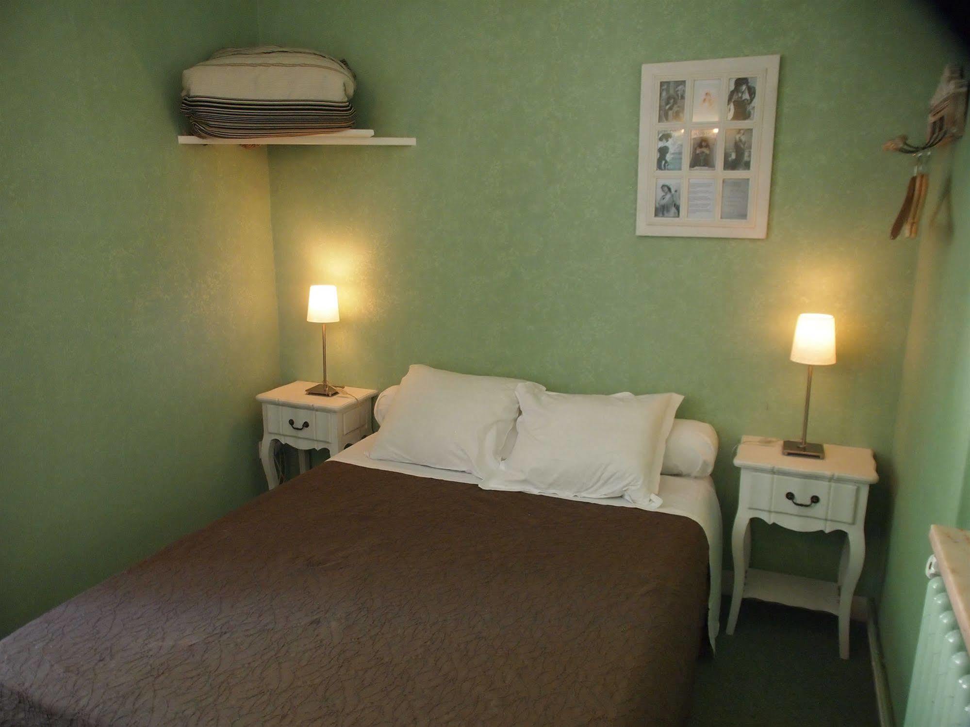 Hotel Emma Calve Millau Eksteriør bilde